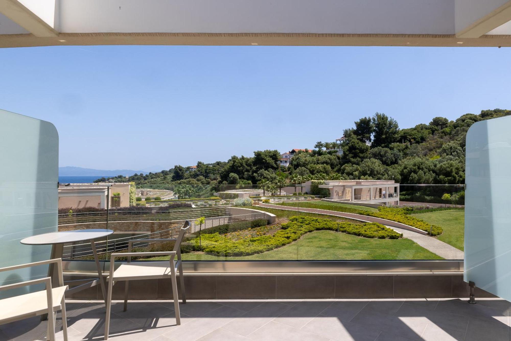 Deluxe Side Sea View Room