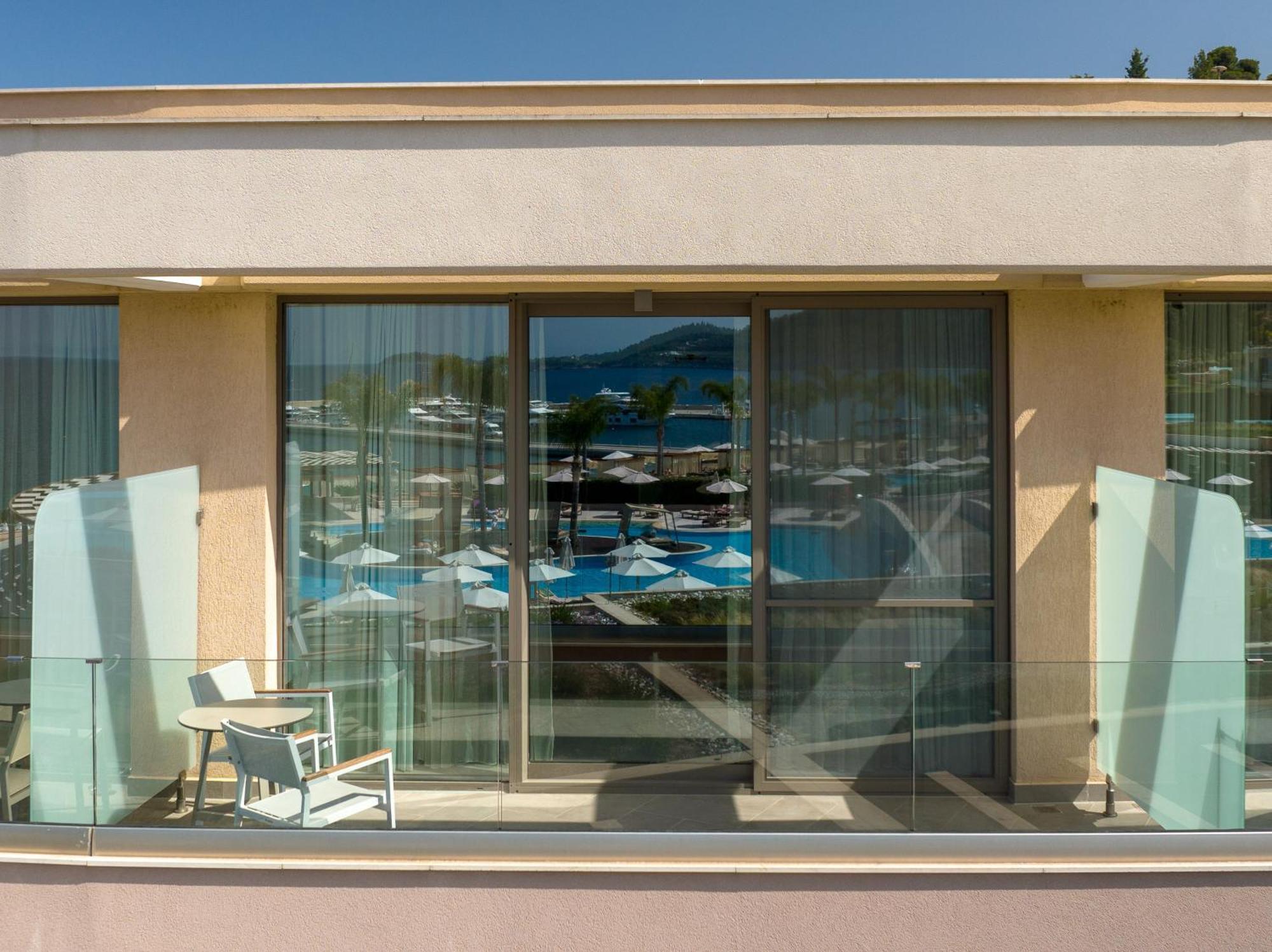 Deluxe Sea View Room